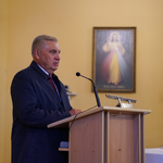 Prezydent Tadeusz Truskolaski przemawia na mszy pogrzebowej