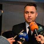 Zastępca prezydenta Przemysław Tuchliński odpowiada na pytania dziennikarzy