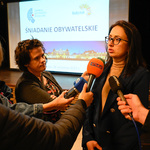 Dyrektor Centrum Aktywności Społecznej Urszula Dmochowska odpowiada na pytania dziennikarzy