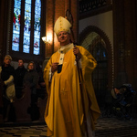 Arcybiskup Józef Guzdek w głównej nawie katedry