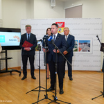 Zastępca prezydenta Przemysław Tuchliński zabiera głos na konferencji