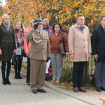 Goście zaproszeni na uroczystość odsłonięcia muralu