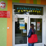 Wejście do budynku Przedszkola Samorządowego nr 64 w Białymstoku
