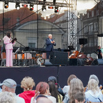Prezydent Tadeusz Truskolaski zabiera głos na scenie