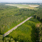 Widok z góry na ulicę Mickiewicza, lotnisko Krywlany, las i miejsce, gdzie przeprowadzono wycinkę drzew