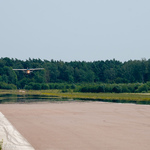 Mały samolot (Cessna 152) ląduje na Krywlanach
