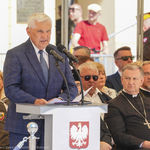Prezydent Tadeusz Truskolaski zabiera głos podczas Święta Wojska Polskiego 
