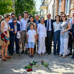 Uczetsnicy spotkania pozują do pamiątkowego zdjęcia 