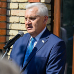 Prezydent Tadeusz Truskolaski zabiera głos podczas uroczystości 