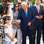 Prezydent Taduesz Truskolaski w towarzystwie rodziny Pisar oraz Mariana Turskiego 