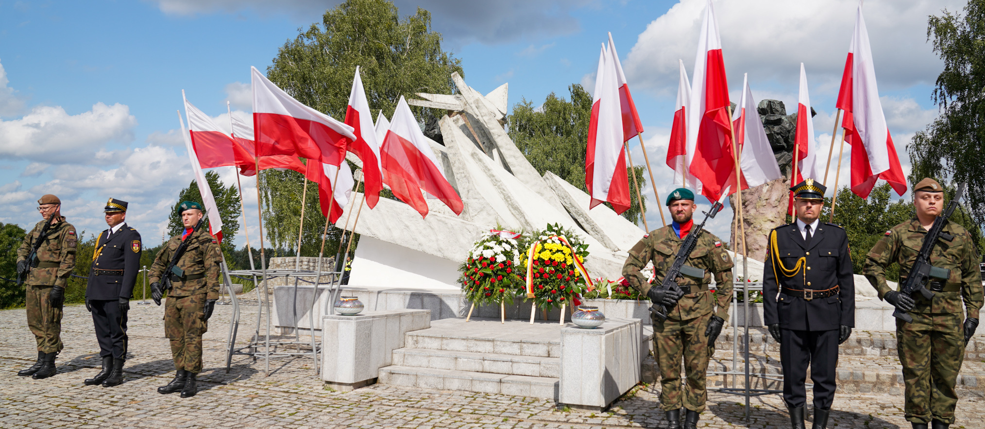 Warta honorowa przy Pomniku Obrońców Białegostoku