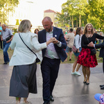 Przewodniczący Rady Miasta Łukasz Prokorym oraz Wiceprzewodnicząca Rady Miasta Katarzyna Kisielewska-Martyniuk podczas zabawy na potańcówce miejskiej