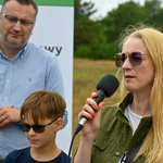 Kobieta przemawia podczas wydarzenia, towarzyszy jej zastępca prezydenta Rafał Rudnicki