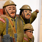 Figurka przedstawiająca trzech żołnierzy polskich