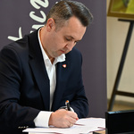 Zastępca prezydenta Przemysław Tuchliński podczas podpisywania umowy