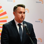 Zastępca prezydenta Przemysław Tuchliński przemawia podczas spotkania 
