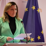 Radna Katarzyna Jamróz zabiera głos na sesji Rady Miasta