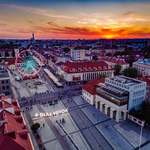 Rynek Kościuszki o zachodzie słońca