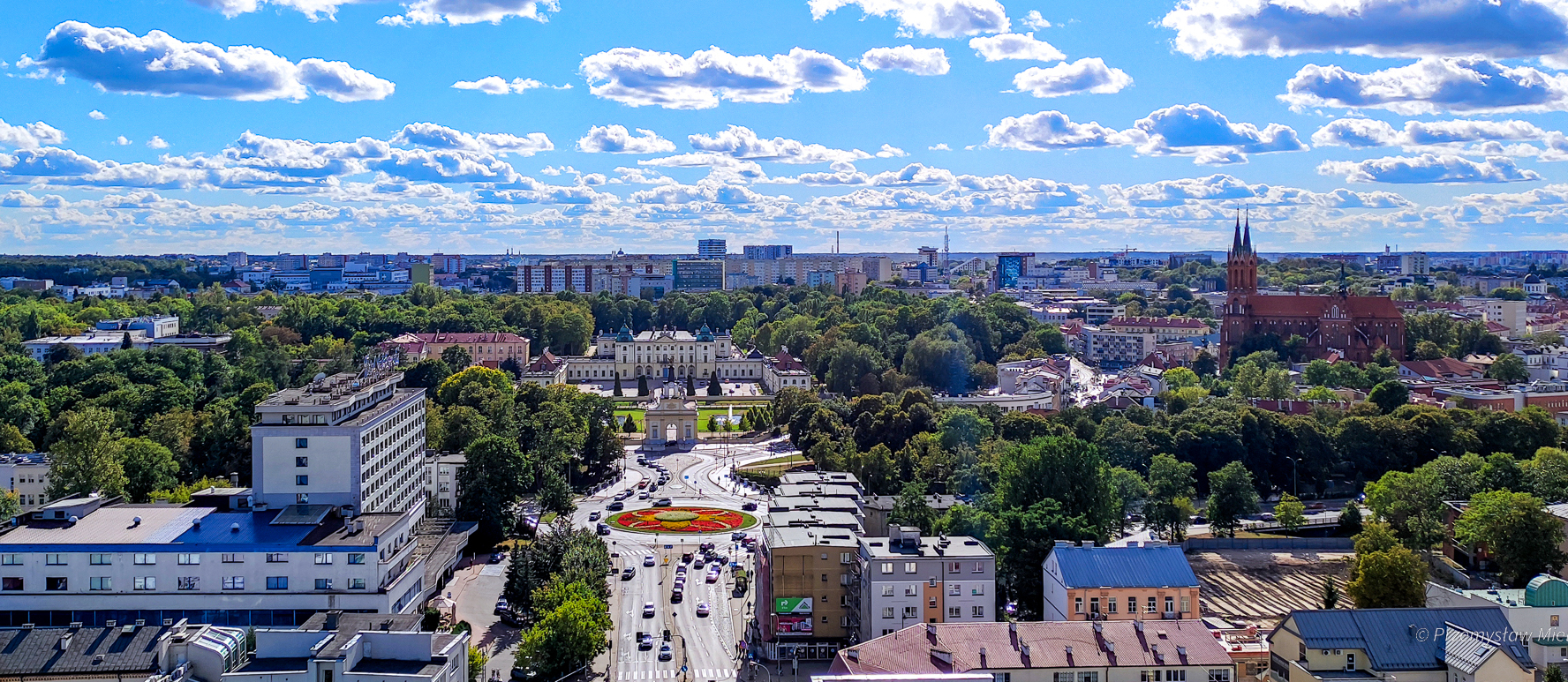 Widok z góry na rondo Lussy i Białystok