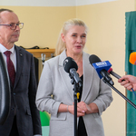 Dyrektorka Szpitala Miejskiego Agnieszka Uszyńska zabiera głos podczas konferencji prasowej 