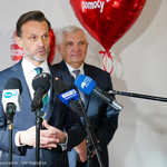 Wojewoda Podlaski Jacek Brzozowski przemawia podczas konferencji prasowej 
