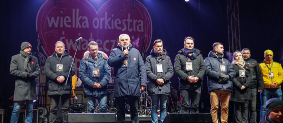 Prezydent Tadeusz Truskolaski przemawia na scenie