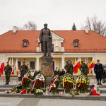 Warta honorowa stoi przy Pomniku Marszałka Józefa Piłsudskiego 
