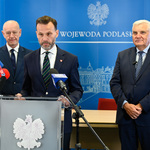 Wojewoda Podlaski Jacek Brzozowski przemawia z mównicy 