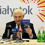 Prezydent Tadeusz Truskolaski prezentuje nową książkę 
