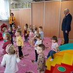 Prezydent Tadeusz Truskolaski odwiedza dzieci w Żłobku Miejskim nr 8