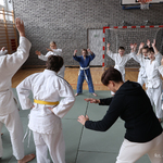 Dzieci podczas zajęć karate