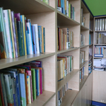 Książki w bibliotece szkolnej