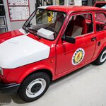 Czerwono - biały Fiat 126 p