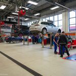 Auta w warsztacie Zespołu Szkół Mechanicznych