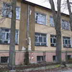 Stary budynek wymagający remontu 