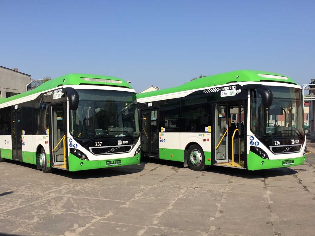 Dwa autobusy białostockiej komunikacji miejskiej