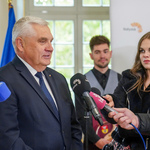 Prezydent Tadeusz Truskolaski odpowiada na pytania dziennikarzy