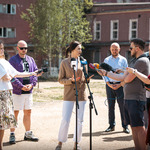 Agata Kalinowska z firmy Electrum udziela wywiadu do mikrofonów podczas spotkania 
