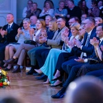 Uczestnicy wydarzenia biją brawa