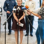 Katarzyna Pierwienis mówi do mikrofonu podczas konferencji.