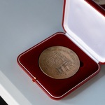 Medal Urbi Meritus.