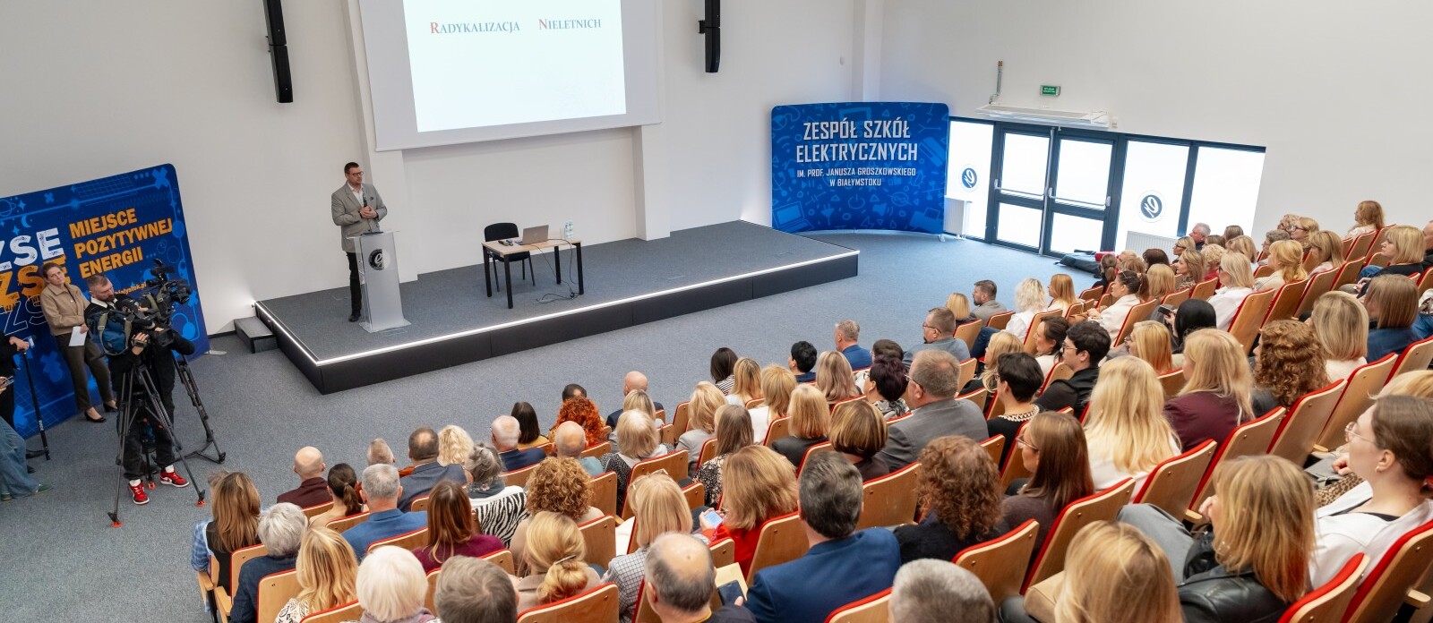Uczestnicy szkolenia w auli.