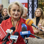 Wicemarszałek Województwa Podlaskiego Wiesława Burnos udziela wywiadu.