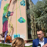 Ilustracja do artykułu 160521 Mural Antoniukowska 42-5.jpg